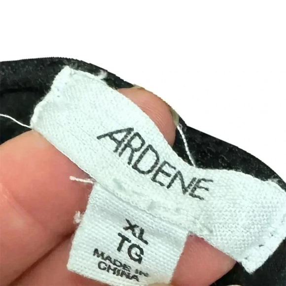 🌟 Ardene Women's Off-Shoulder Long Sleeve Crop Top Black Size L 🌟 - Picture 2 of 5